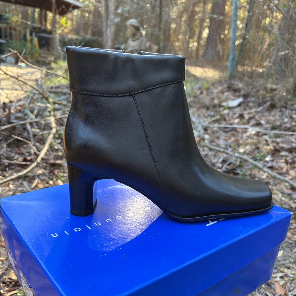 Elegant Black Ankle Boots